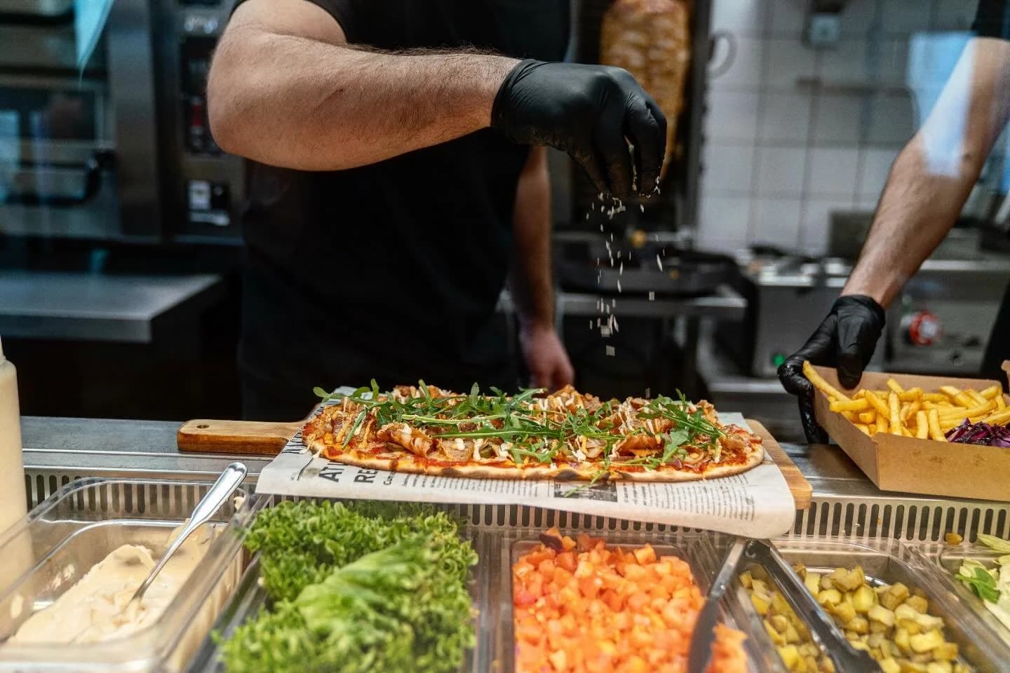 Amo's Kebab - Maträtt: Flatbread Pizza